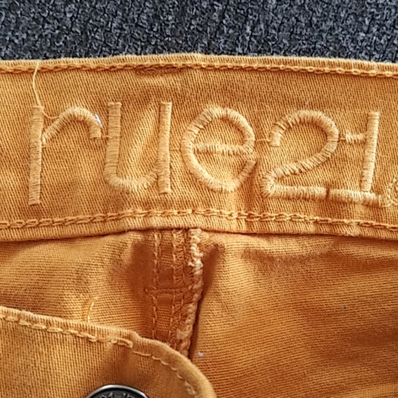 Pants - Picture 2 of 3